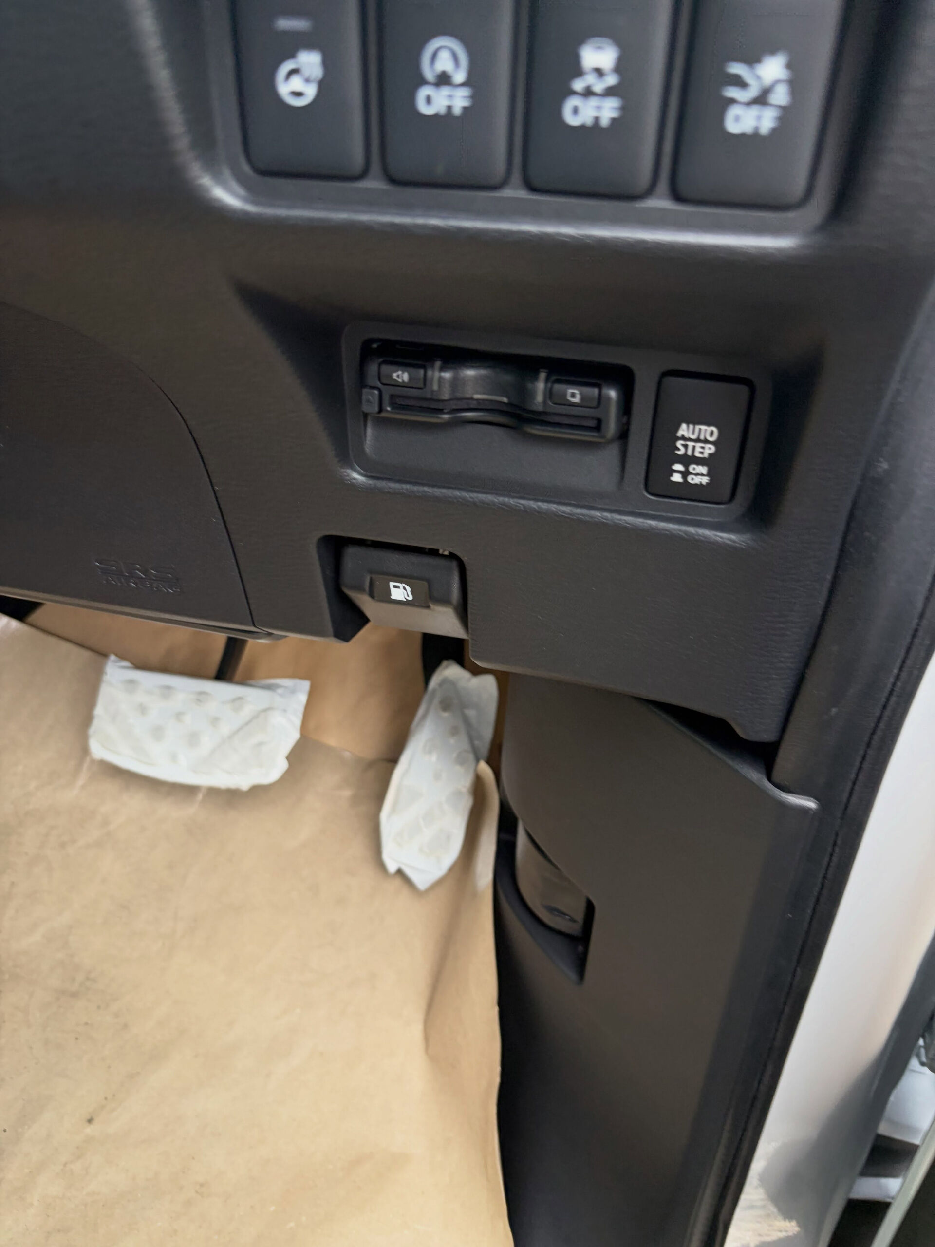 《新車　デリカD5》